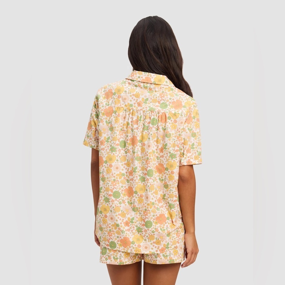 Cozy Earth Sutton Short Sleeve Pajama Top in Wildflower- Still Full Price - Picture 4 of 12